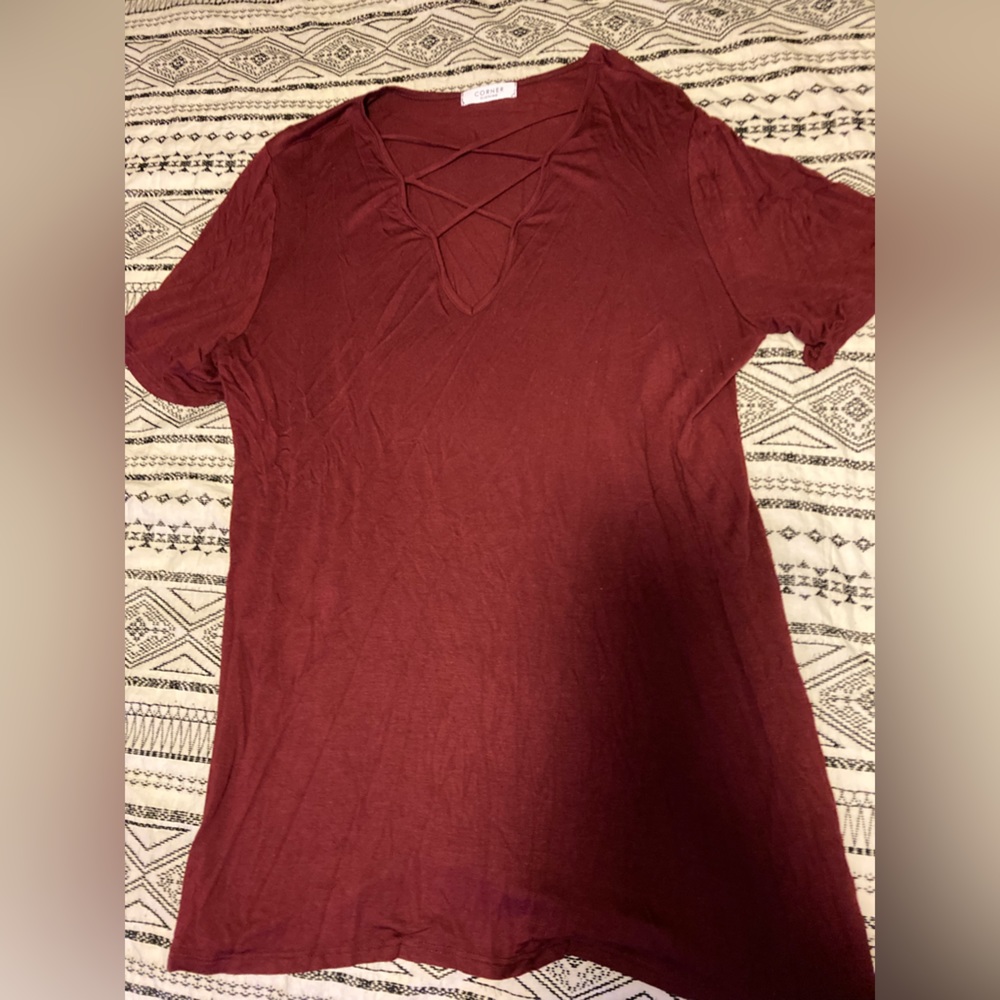 Palmetto Moon Criss-Cross Garnet T-shirt